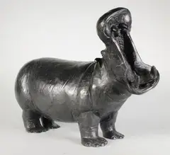 Hippopotame baillant by Jorge Borrás, Epreuve en bronze à patine noire, sold Oct 2017