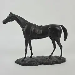 Cheval de course scellé by John Willis Good, Bronze à patine à brune sur socle, sold Jul 2025