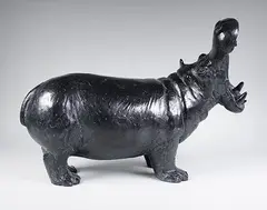 Hippopotame bâillant by Jorge Borrás, 2010, Epreuve en bronze à patine noir gris, sold Oct 2016