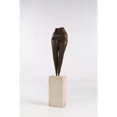 The Callipyge by Philolaos, 1955, Bronze à patine brune reposant sur un socle en travertin, sold Jun 2023