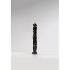 Kleine figur by Joannis Avramidis, 1959, Bronze à patine brune, sold Jun 2023