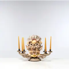 Face à face - Pièce unique by Thomas Boog, Bois, résine, laiton et coquillages, sold Jun 2023