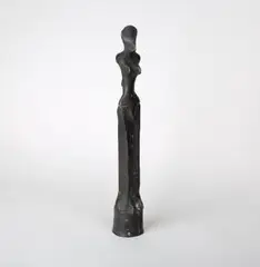 Kleine weibliche Vierkantstele by Lothar Fischer, 1980, bronze, sold Sep 2024
