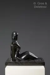 Femme alanguie by Joseph Csaky, Epreuve en bronze patiné noir signée, sold Oct 2023