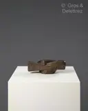 Abstraction horizontale by Siegfried Jonas, Epreuve en bronze patiné monogrammée, sold Oct 2023