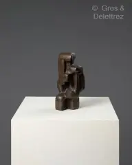 Composition abstraite by Siegfried Jonas, Epreuve en bronze patiné signée et numérotée A/F, sold Oct 2023
