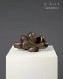 Abstraction bulbeuse horizontale by Siegfried Jonas, Epreuve en bronze patiné brun signée, sold Oct 2023
