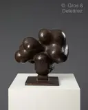 Grande abstraction bulbeuse by Siegfried Jonas, Epreuve en bronze patiné brun signée et numérotée A/F, sold Oct 2023