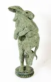 Lady hare with dog by Sophie Ryder, Bronze à patine verte, sold Sep 2022