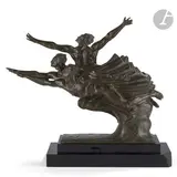 Allégorie à la vitesse Groupe sculpté by Robert Delandre, Épreuve en bronze à patine brun nuancé de vert antique, sold Mar 2025