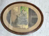 Jeune femme au bouquet de fleurs by Louis Icart, Lithographie en couleurs, à vue ovale, sold Jun 2021