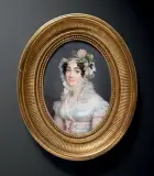 Portrait présumé de Marie WALEWSKA En buste de trois quarts vers la gauche, presque de face, elle est vêtue d'une robe de soie ivoire, col et voile de dentelle by Jean-Baptiste Singry, Gouache et aquarelle ovale sur ivoire, sold Nov 2019