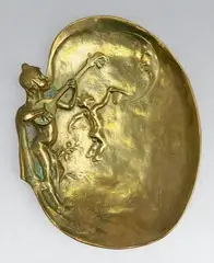 Vide poche à décor d'enfant jouant et chantant sous la lune by Joseph Gustave Chéret, Epreuve en bronze à patine dorée, sold Dec 2014