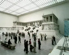 Pergamon V by Thomas Struth, 2001, Digitaler C-Print, sold Nov 2008