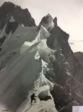 Cordée d'Alpinistes sur une corniche à Chamonix by Roland Gay-Couttet, Photographie, sold Mar 2019