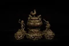 Encrier aux singes savants by Christophe Fratin, Bronze patiné Porte l'estampille de l'artiste 'FRATIN' sur le rocher dans la vasque au cen, sold Jul 2025