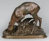 Chevreuil s'abreuvant by Pierre-Jules Mêne, Epreuve en bronze à patine brun clair nuancé, sold Jul 2014