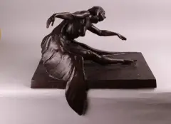 Femme ailée by Renée Baronin von Vranyczany, Bronze à patine brune, sold May 2021