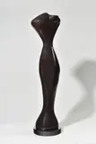 Déesse by Xavier Alvarez, Bronze à patine brun noir nuancé sur socle circulaire en marbre noir, sold Jun 2025