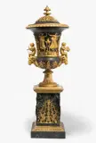 Frankreich, Empire-Stil, 19.Jh by Grosse Ziervase, bronze, sold Mar 2024