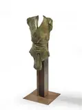 Le Kimono by Elisa Giovannoni, Épreuve en bronze à patine nuancée verte montée sur un IPN, sold Oct 2020