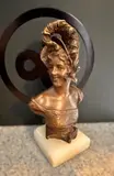 Buste de femme à la capeline à plume by Van der Straeten, Bronze à patine mordorée, Belle Epoque, sold Oct 2024