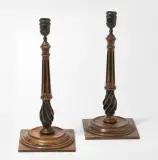 England, George III., um 1780 by 1 Paar Kerzenleuchter, bronze, sold Jun 2023