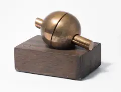 Ohne Titel by André E. Bucher, bronze, offered Dec 2022