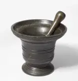 Italien, 16.Jh by Mörser mit Pistill, bronze, offered Sep 2022