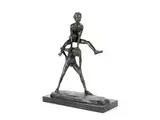 Turnende Knaben by Otto, Bildhauer des 20. Jahrhunderts, marble, offered Dec 2019