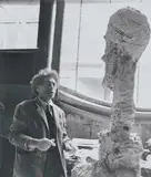 Giacometti an der Arbeit der Skulptur 'La grand Tête by Ernst Scheidegger, 1959, photograph, offered Mar 2021