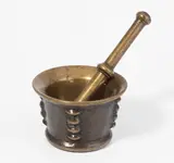Spanien, 16./17.Jh by Mörser mit Pistill, bronze, sold Dec 2020