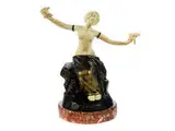 Junges Mädchen mit Tauben by L. Barthélémy, bronze, sold Sep 2017