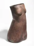 Weiblicher Torso XVIII by Waldemar Otto, 1996, Bronze mit rotbrauner Patina. Höhe: 47,6 cm (18 ¾ in.), sold Sep 2024