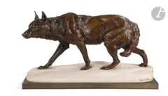 Loup et traces de pas dans la neige by Charles Valton, Épreuve en bronze patiné et marbre blanc sur un contre-socle en bronze, sold Dec 2023