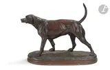 Chien de meute Vampire à l'arrêt by Arthur Waagen, Épreuve en bronze patiné, sold Dec 2023