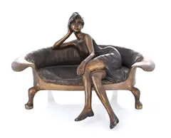 Reclining lady by László Kutas, bronze, sold Sep 2025