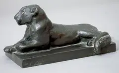 Panthère couchée by Georges Lucien Guyot, Bronze à patine brune, sold Oct 2013
