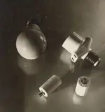 Das Leben der toten Dinge, elektrisches Stilleben [sic] by Werner David Feist, 1929, Vintage. Silbergelatineabzug, sold Dec 2021