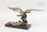 Mouette sur une vague by Alexandre Ouline, Epreuve en bronze à patine nuancée sur socle de marbre noir, sold Apr 2021