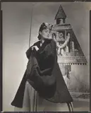 Mrs. Hall, New York. Modeaufnahme für Vogue by Horst P. Horst, 1939, Vintage. Silbergelatine-Kontaktabzug, sold Nov 2016