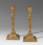 Klassizistisch by 1 Paar Kerzenstöcke, bronze, sold Jun 2015