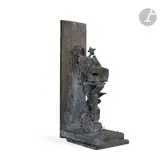 Guerrier attaché by Antoni Clavé, 1962, Épreuve en bronze patiné, sold Sep 2023