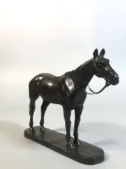 Cheval de course by Gaston d'Illiers, Bronze à patine brune, sold Sep 2024