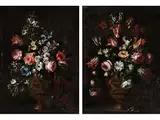 Grosse Blumengebinde vor Dunklem Hintergrund by genannt „Mario dei Fiori“ Mario Nuzzi, oil on canvas, offered Mar 2019