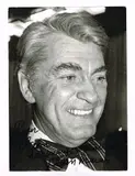 / by Spectacle - Jean Marais, Photographie originale (photo de presse) dédicacée et signée de sa main (12,5 x, sold May 2023