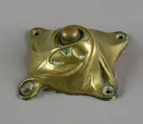 Bouton de sonnette by Hector Guimard, Épreuve en bronze doré patiné, sold Dec 2015
