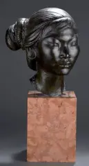 Saramani, jeune princesse laotienne by Évariste Jonchère, 1935, Bronze signé à droite dans le cou, sold May 2015