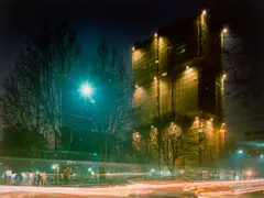 Rule Without Exception, aus der Serie „Generic Night Cities (and others)“, 1988–2000 by Lewis Baltz, 1989, Cibachrome–Abzug, 1993, sold Jun 2022