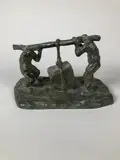 Les carriers by Victor Demanet, Épreuve en bronze à patine verte, sold Jun 2022